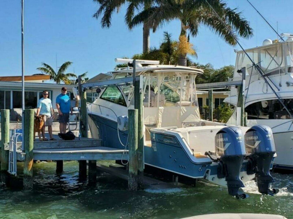 Grady-White 330 Express Yacht For Sale