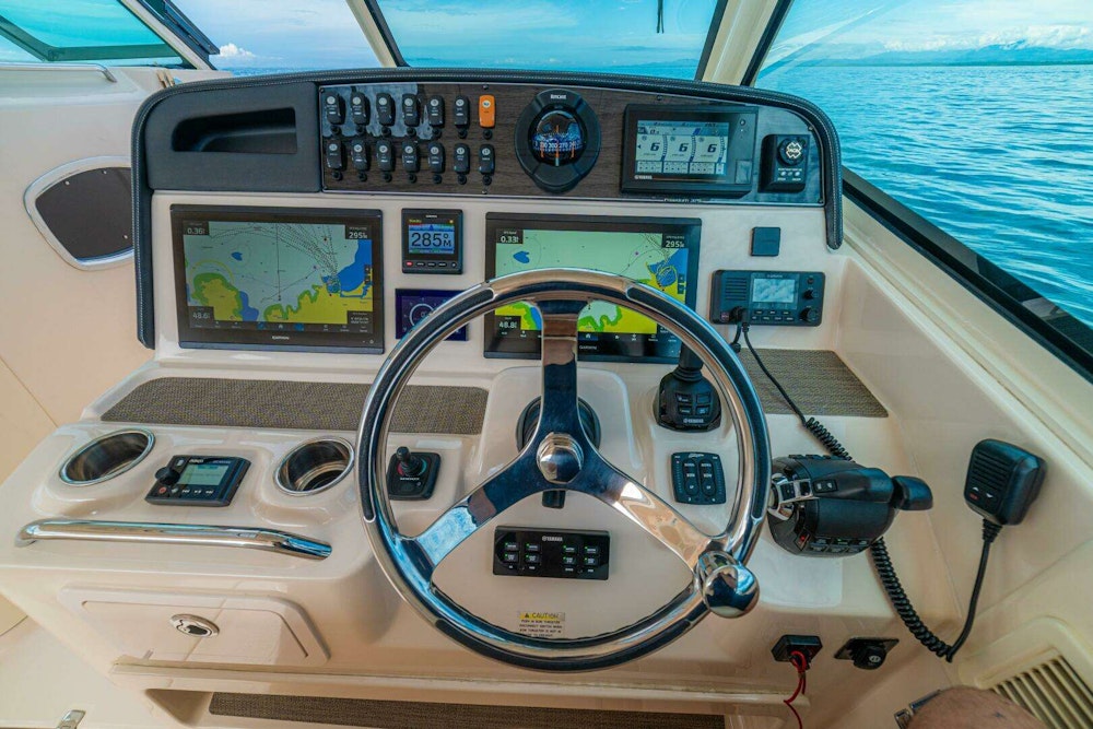 Grady-White Freedom 375 Yacht For Sale