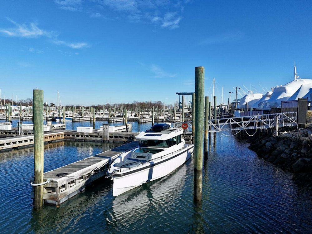 Axopar 37 Cross Cabin Yacht For Sale