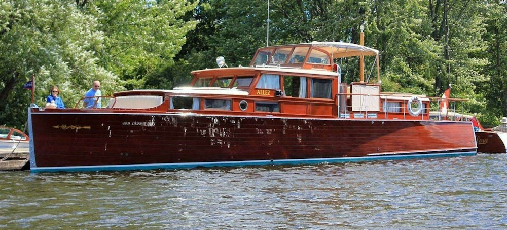 Chris-Craft  Yacht For Sale
