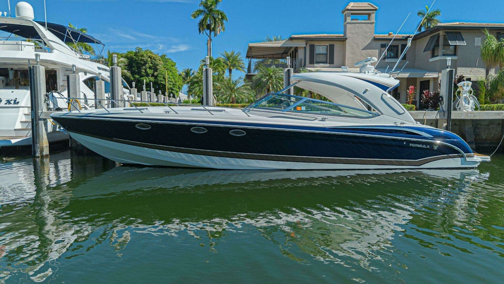 Formula 400 Super Sport Yacht For Sale