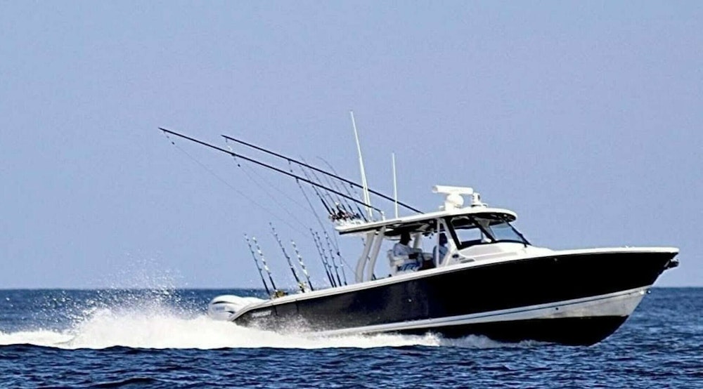 Pursuit 358 Yacht For Sale