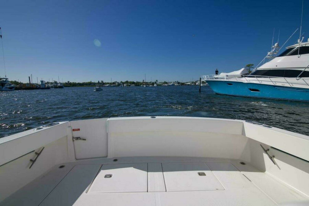 Luhrs 37 Canyon Express Yacht For Sale