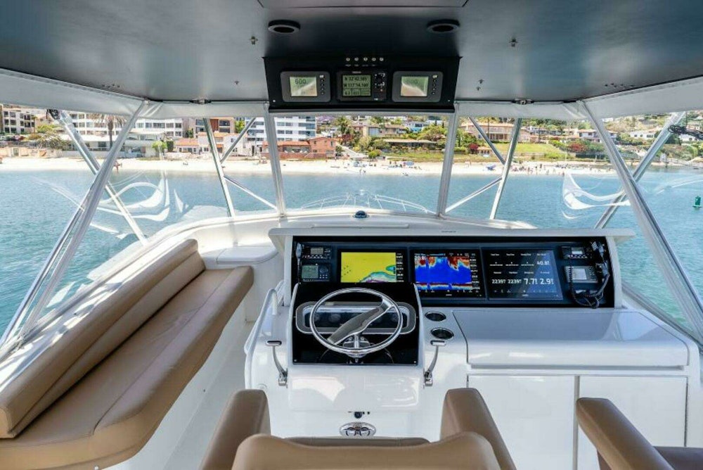 Hatteras 54 Convertible Yacht For Sale