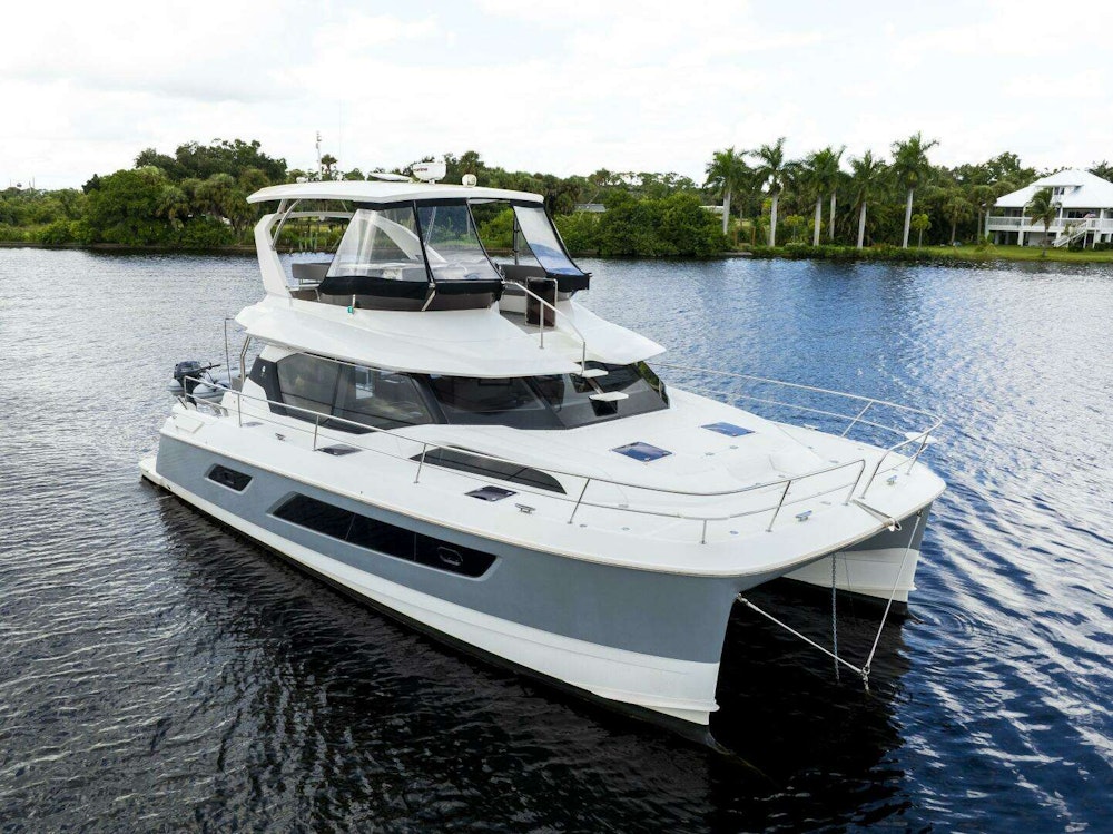 Aquila 44 Yacht For Sale