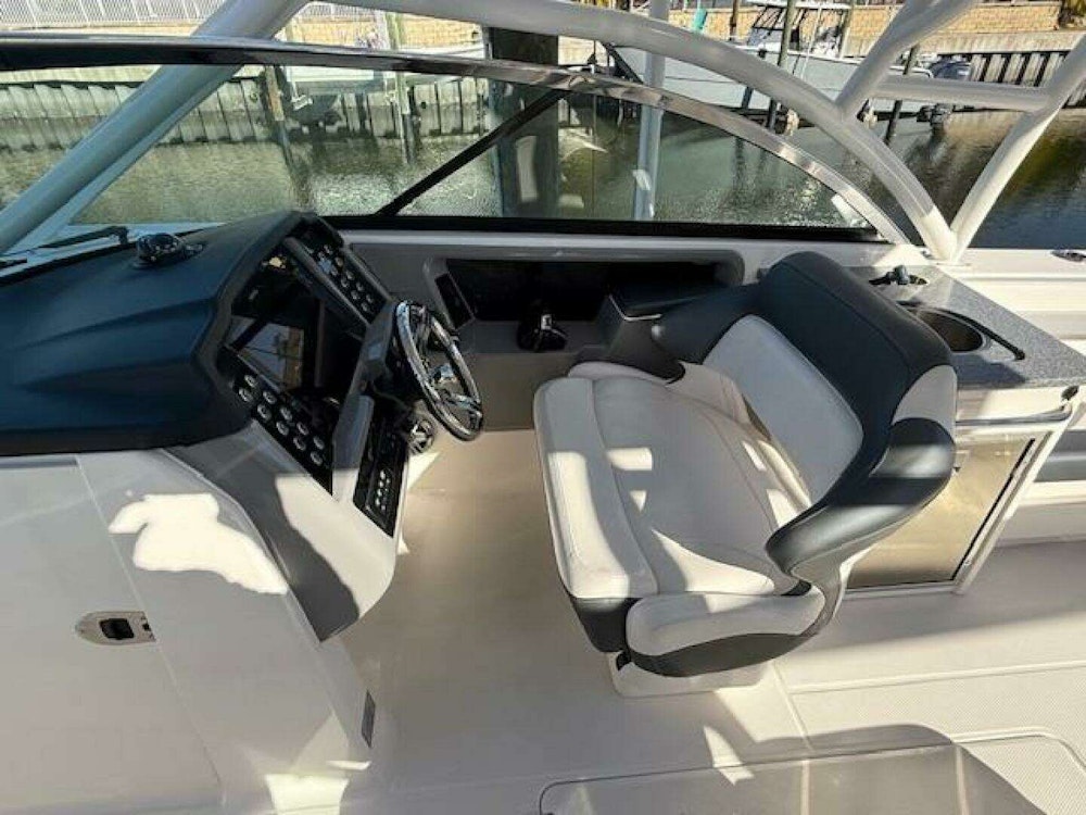 Robalo R317 Yacht For Sale