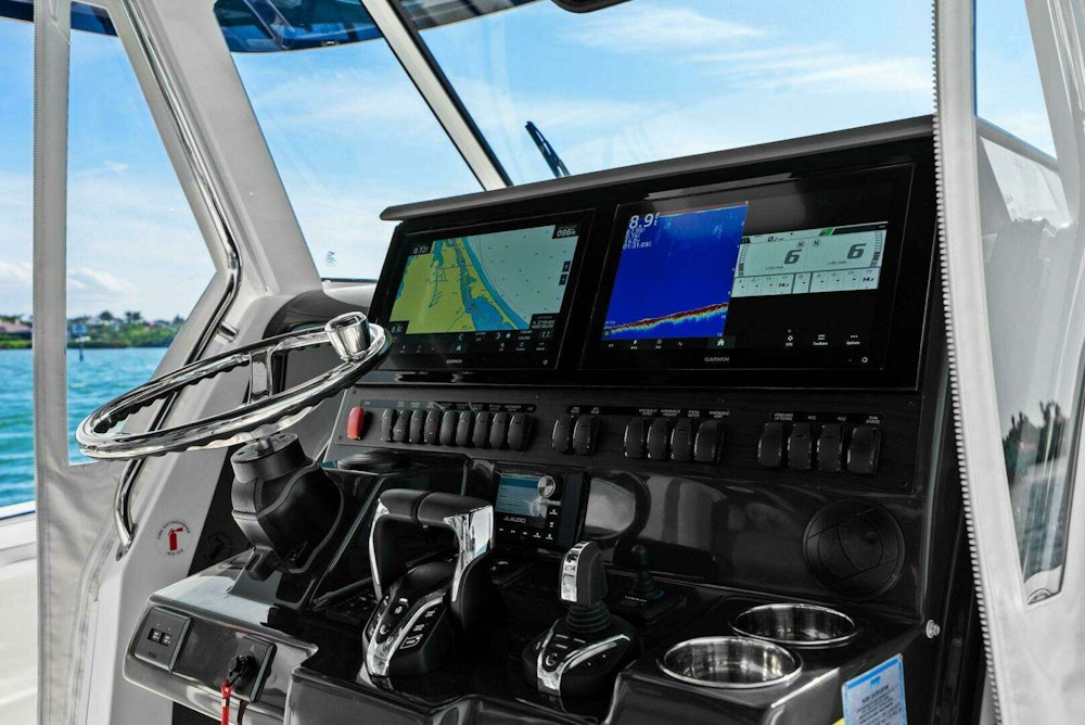 Pursuit S 358 Yacht For Sale