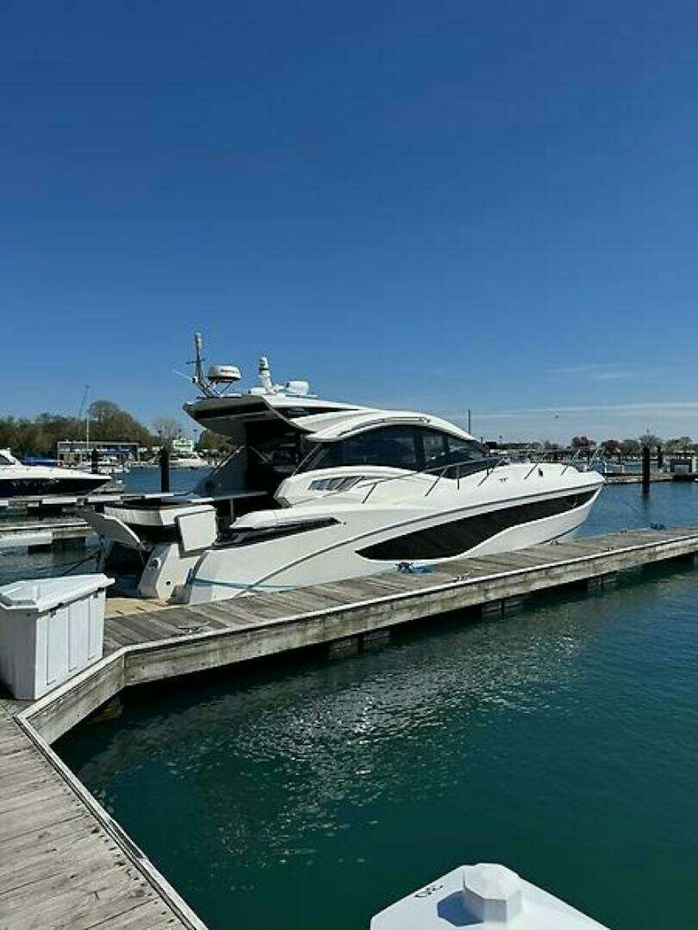 Galeon 485 HTS Yacht For Sale