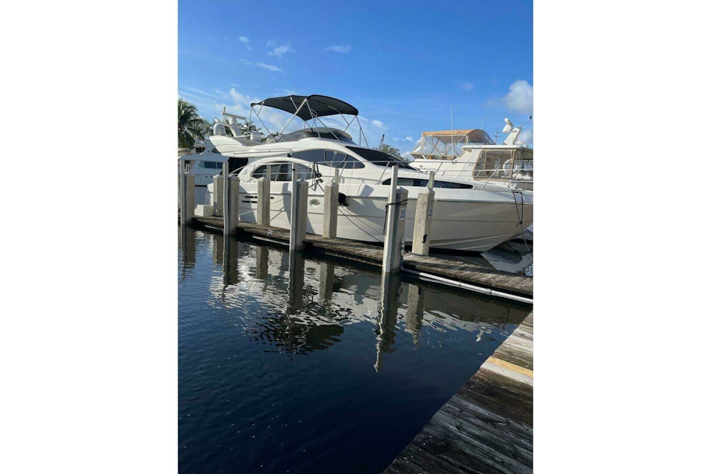 Azimut 46 Flybridge MY Yacht For Sale