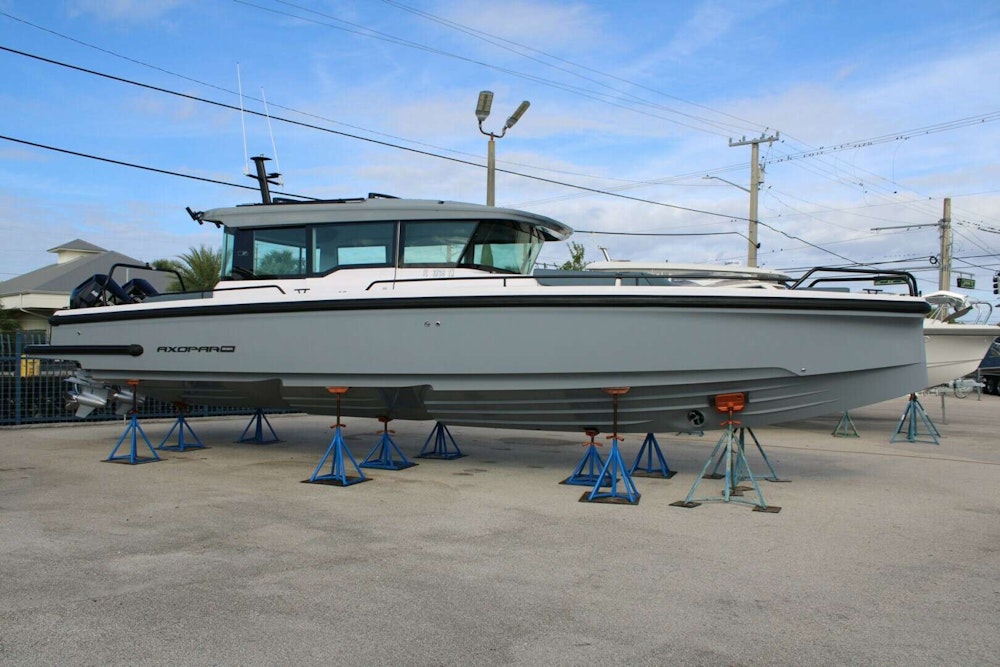 Axopar Cross Cabin Yacht For Sale