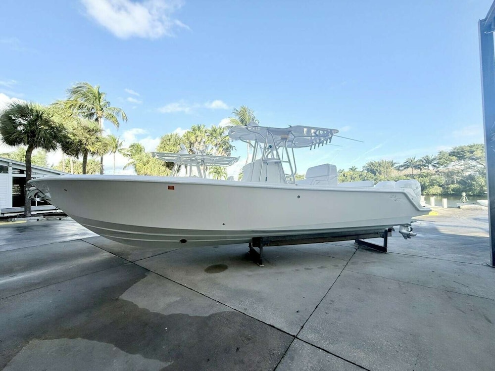 SeaVee 320B Yacht For Sale