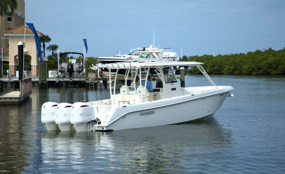Everglades 355CCX Yacht For Sale