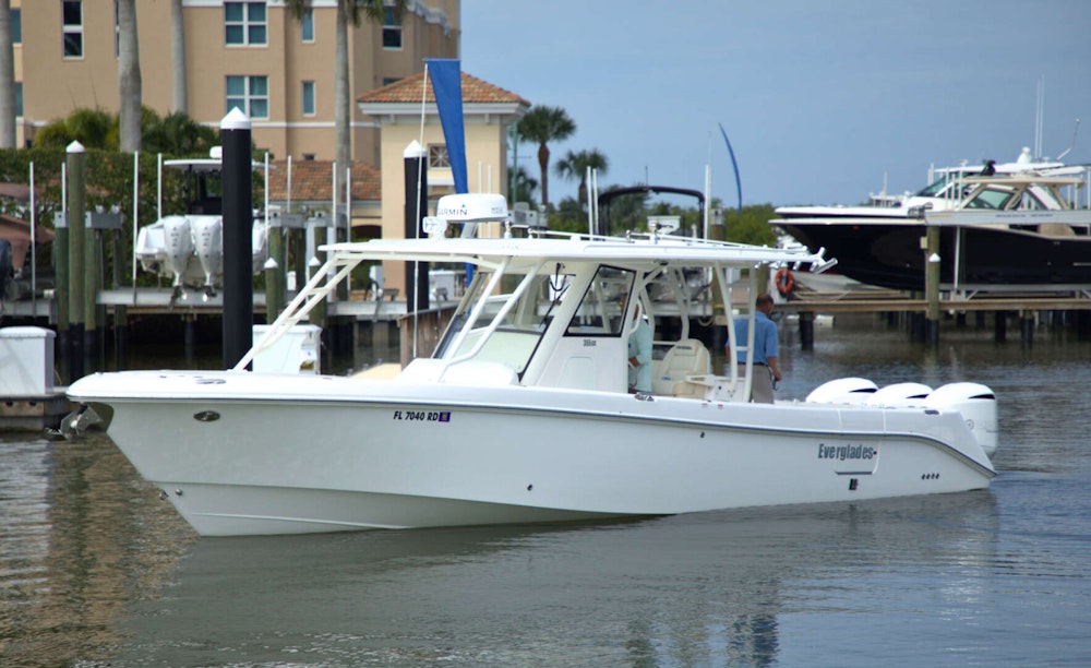 Everglades 355CCX Yacht For Sale