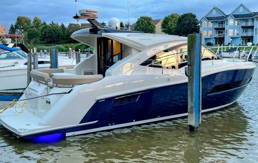 Carver C37 Yacht For Sale