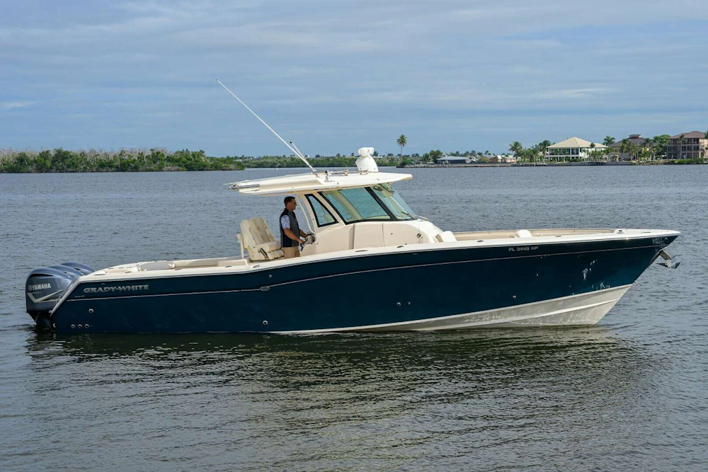 Grady-White Canyon 376 Yacht For Sale