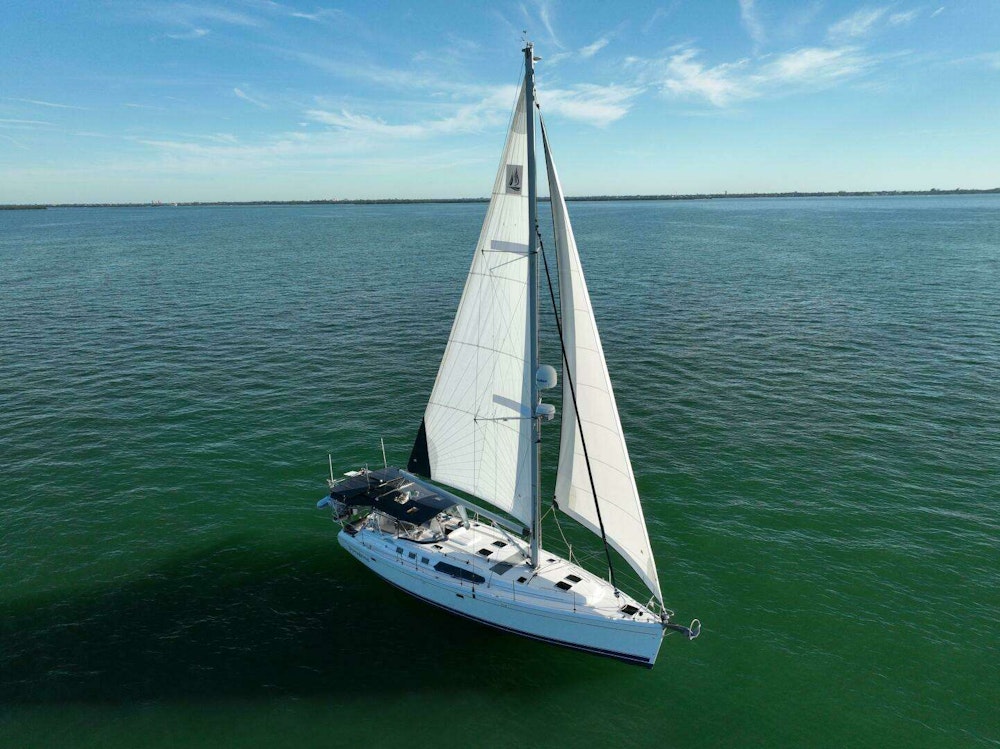 Hunter  Yacht For Sale