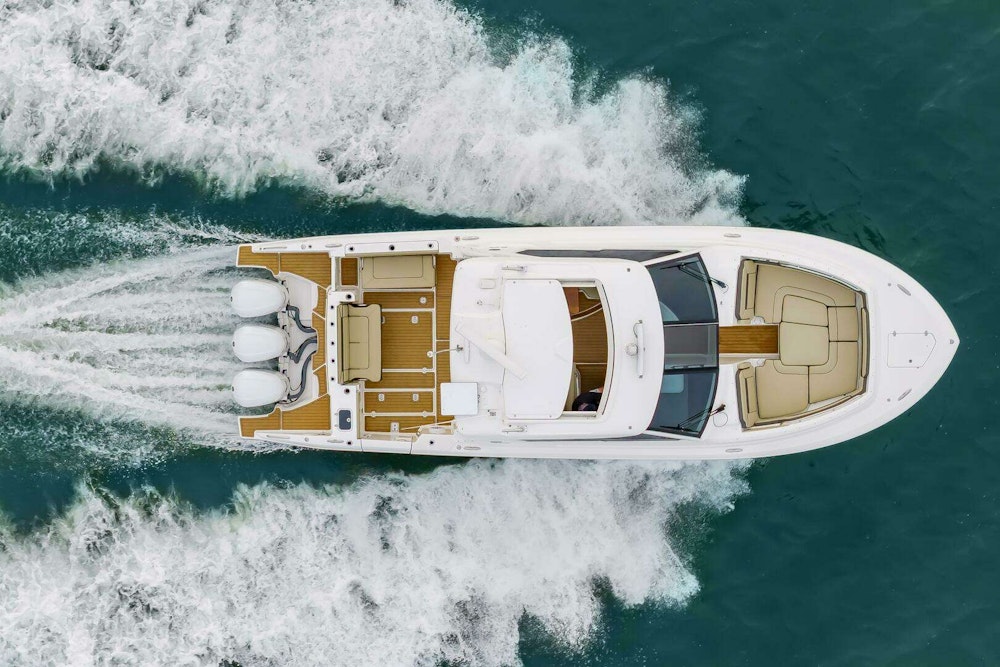 Pursuit DC 365 Dual Console Yacht For Sale