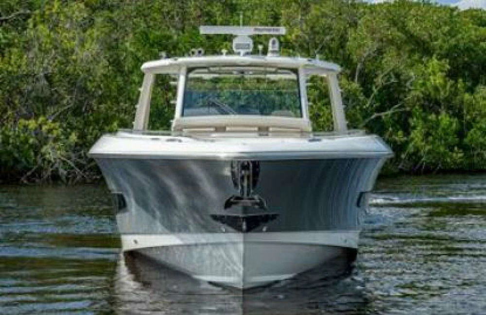 Boston Whaler Outrage Yacht For Sale