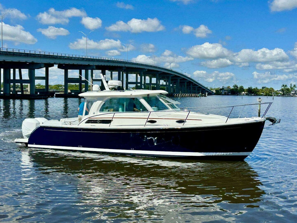 Back Cove 34O Yacht For Sale