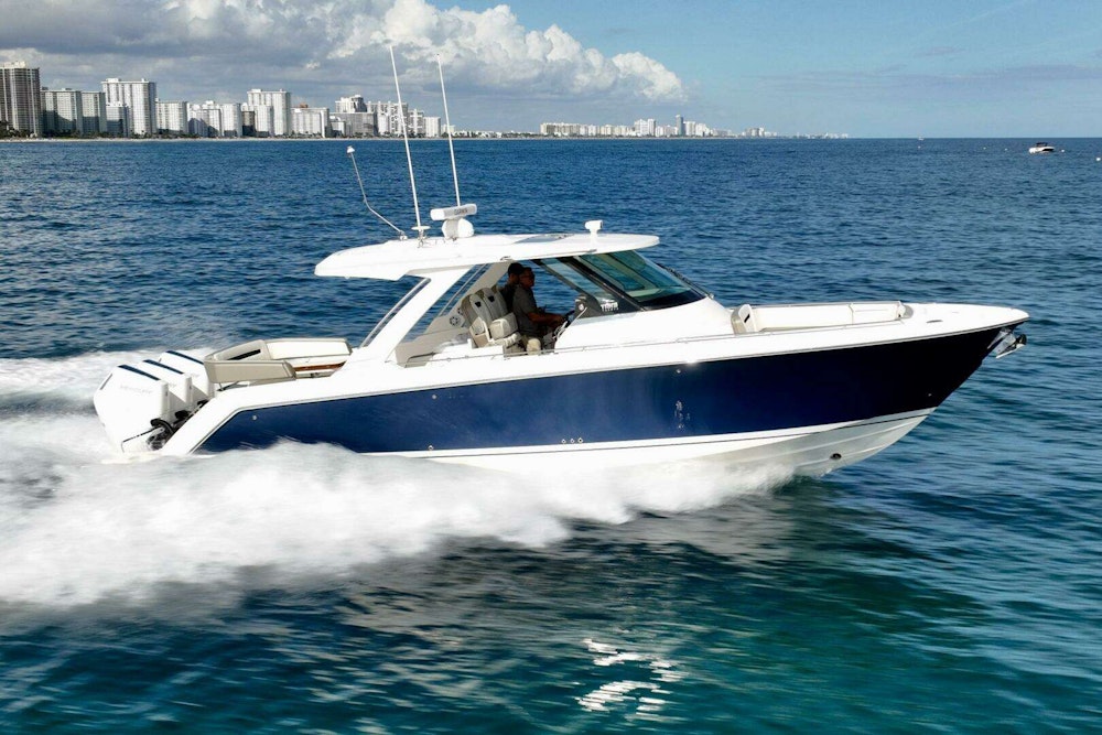 Tiara Yachts 38 LS Yacht For Sale