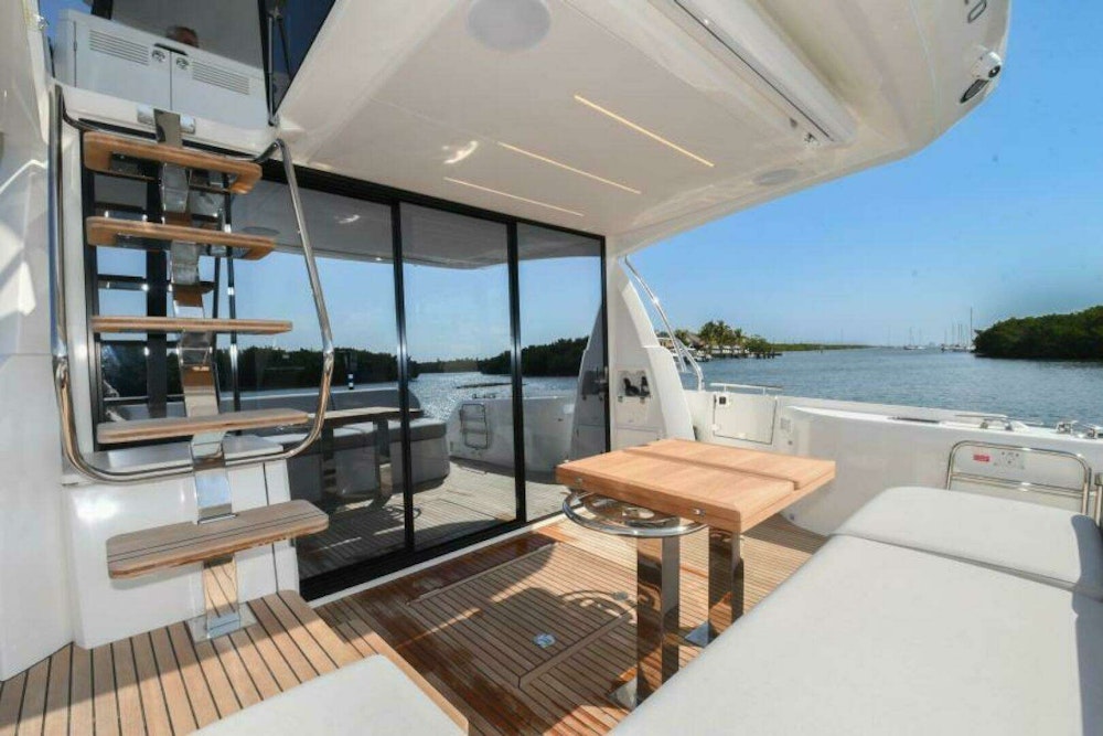 Prestige 520 Flybridge Yacht For Sale