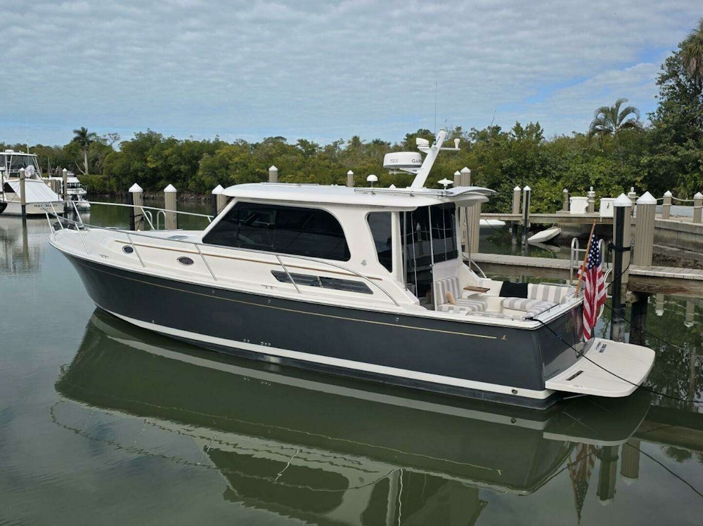 Back Cove 372 Yacht For Sale