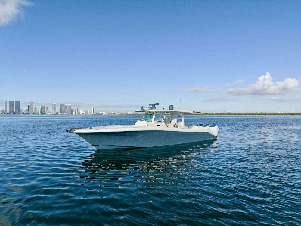 HCB 42 Lujo Yacht For Sale