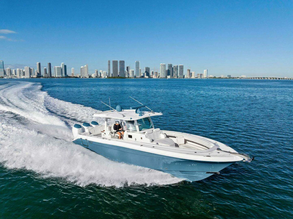 HCB 42 Lujo Yacht For Sale