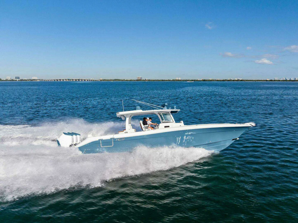 HCB 42 Lujo Yacht For Sale