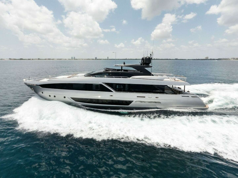 Riva Dolcevita Yacht For Sale