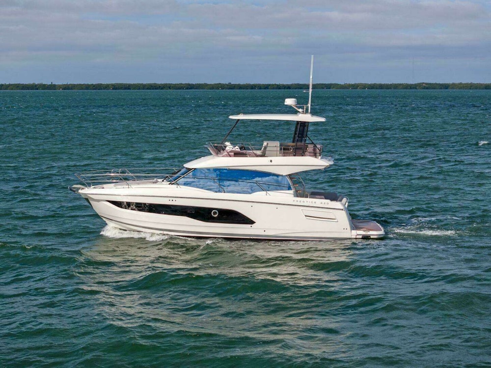 Prestige 420 Flybridge Yacht For Sale