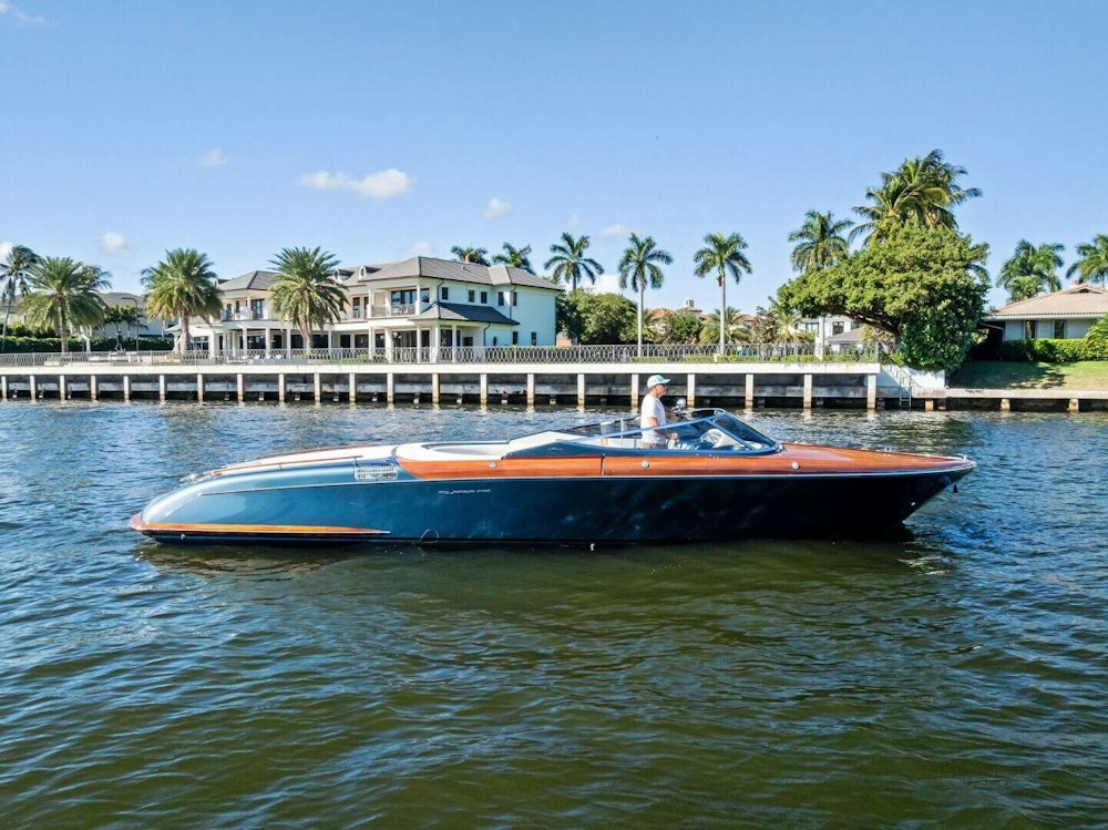 Riva Aquariva Yacht For Sale