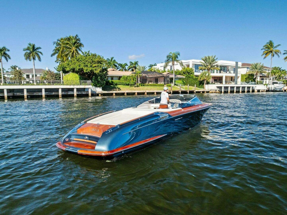 Riva Aquariva Yacht For Sale