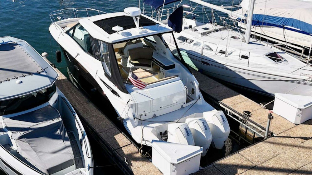 Sea Ray 320 Outboard Yacht For Sale