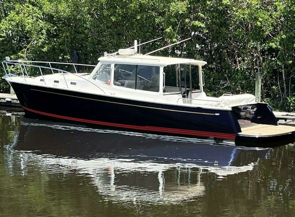 MJM 43Z Yacht For Sale