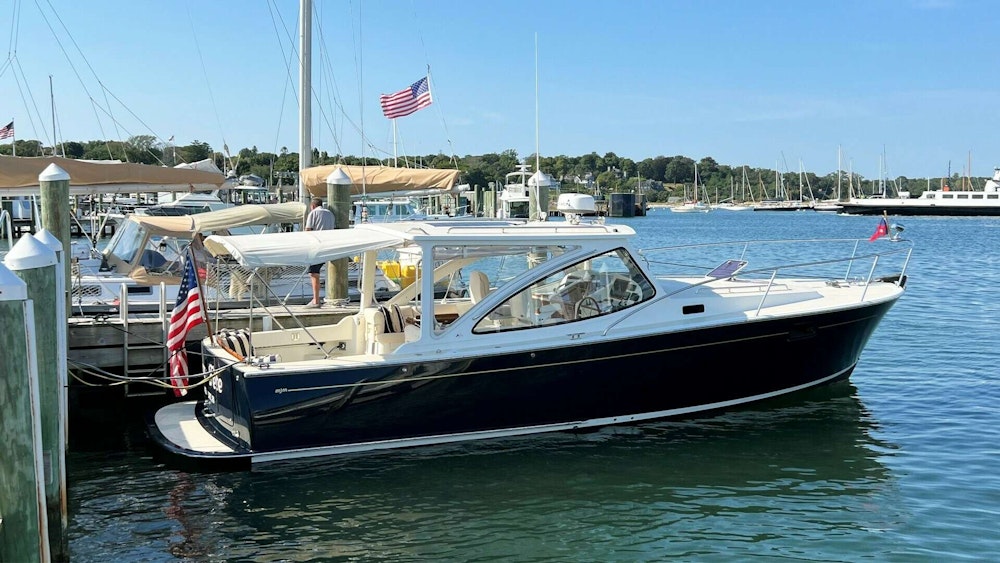 MJM 34z Hard Top Express Yacht For Sale