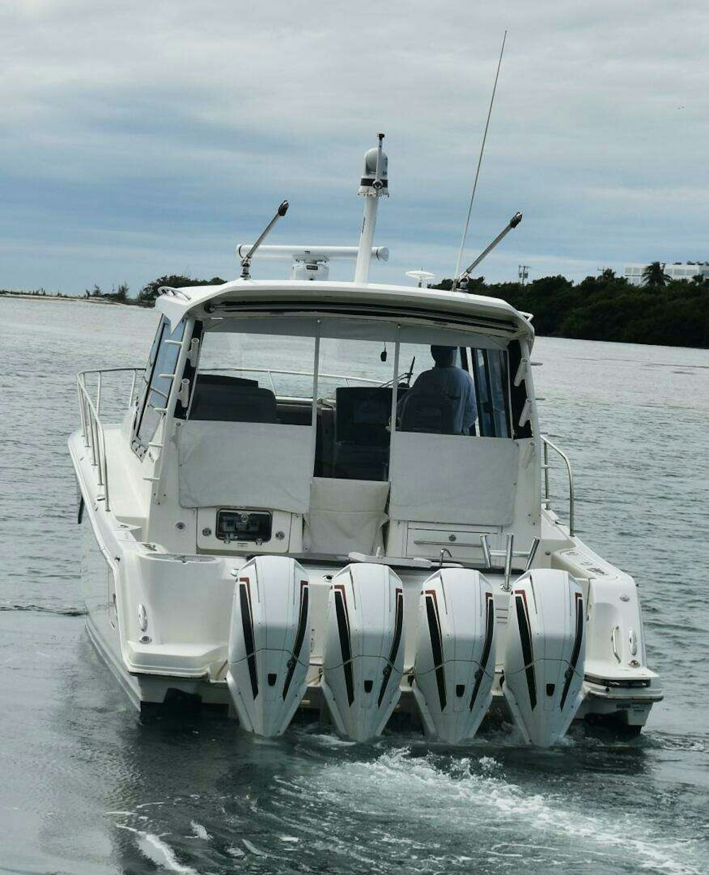 Boston Whaler 405 Conquest Yacht For Sale