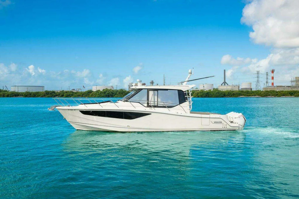 Boston Whaler 405 Conquest Yacht For Sale