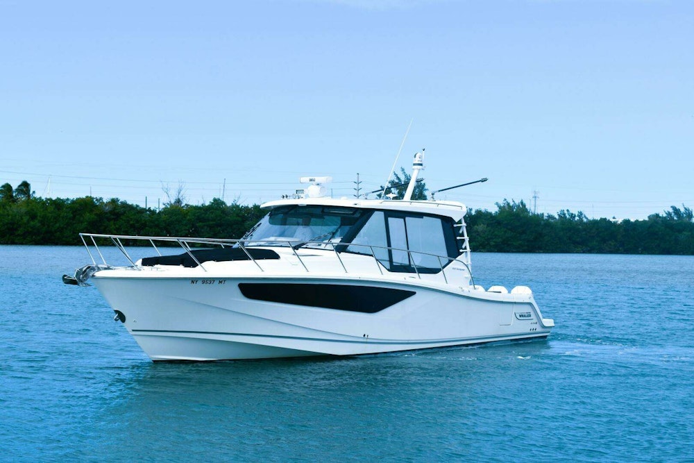 Boston Whaler 405 Conquest Yacht For Sale