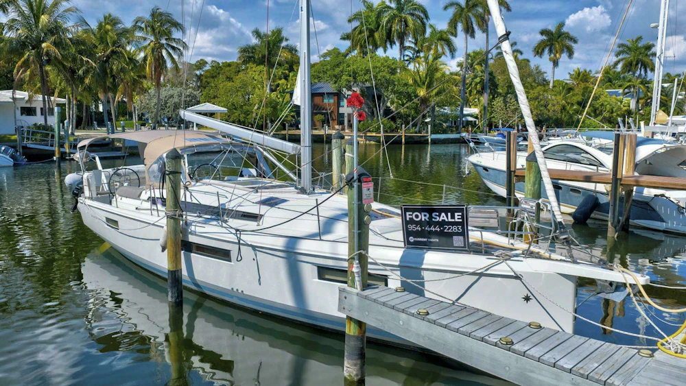 Jeanneau 440 Yacht For Sale