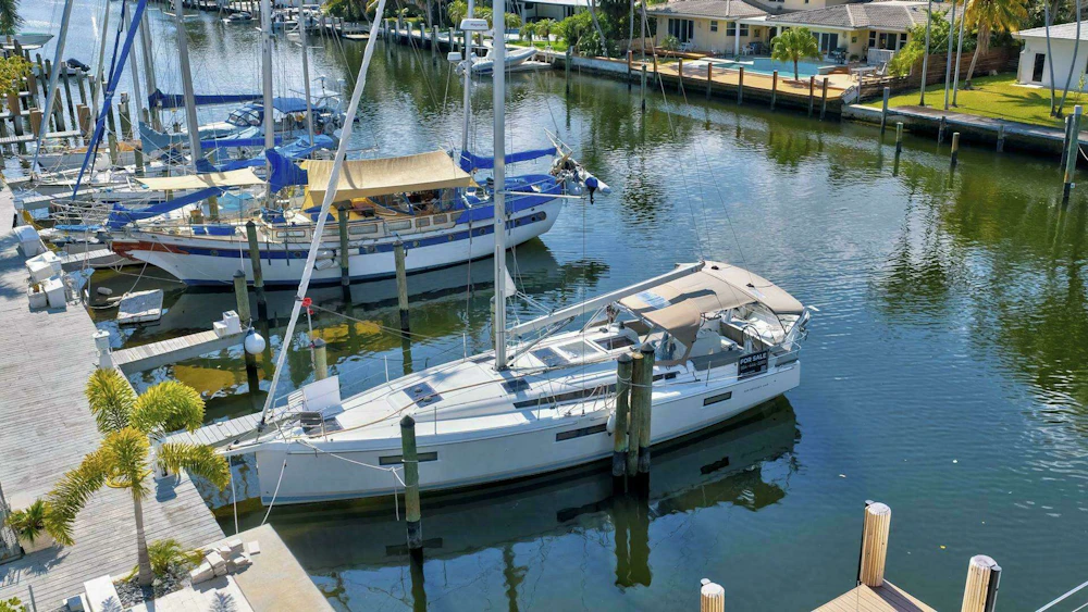 Jeanneau 440 Yacht For Sale