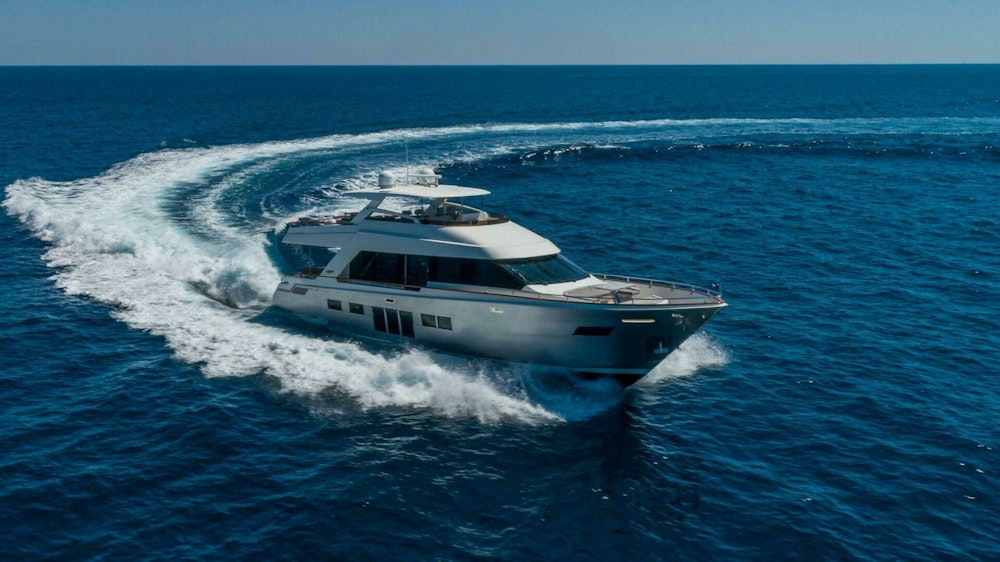 Lazzara Yachts  Yacht For Sale
