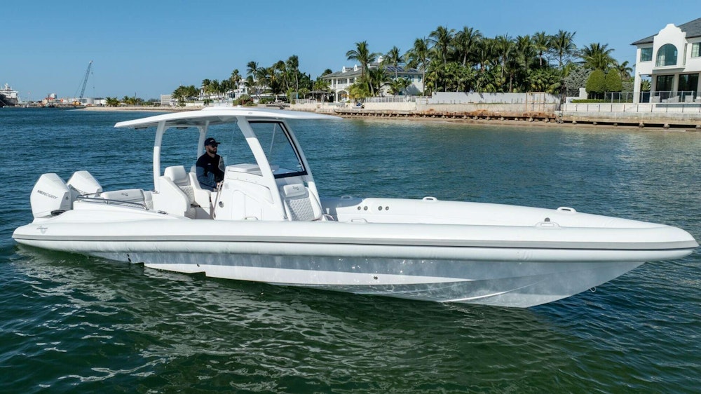 Airship 340 Yacht For Sale