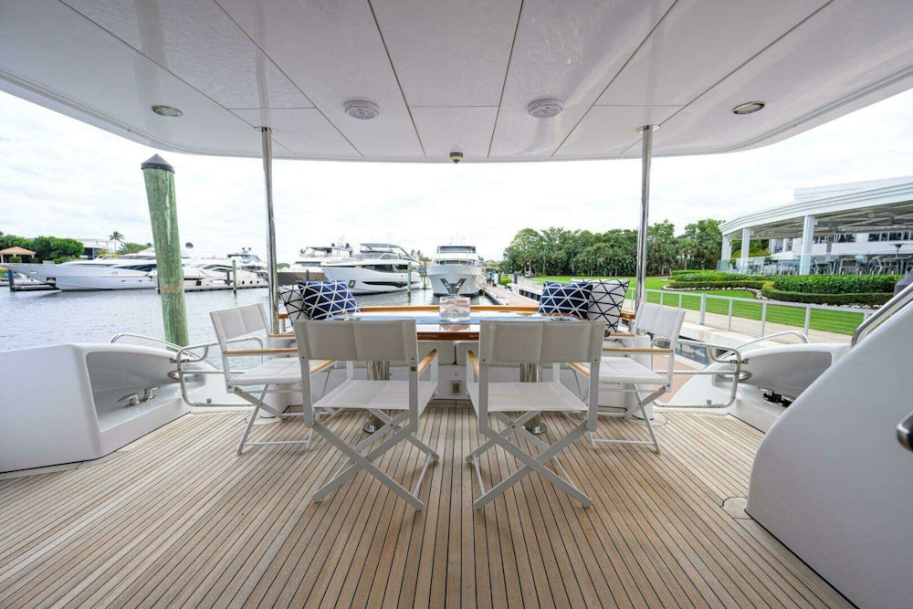 Hatteras HATTERAS 80 Yacht For Sale
