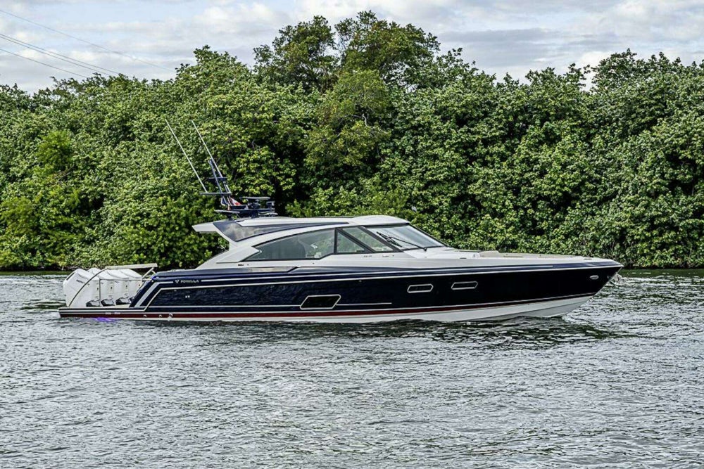 Formula 500 Super Sport Crossover Yacht For Sale