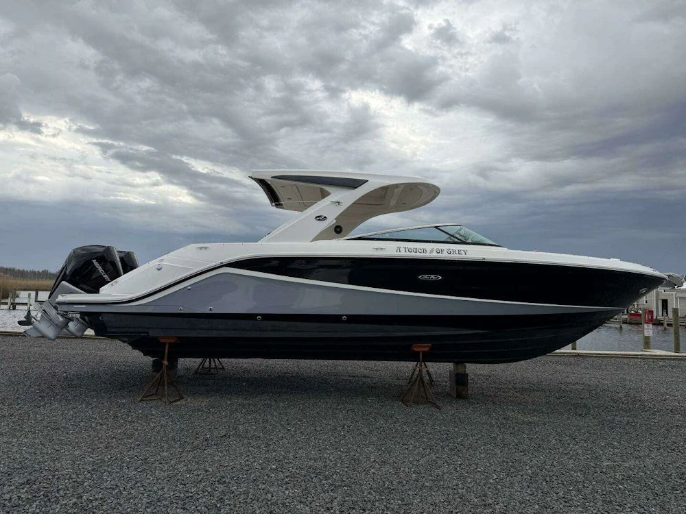 Sea Ray SLX 310 OB Yacht For Sale