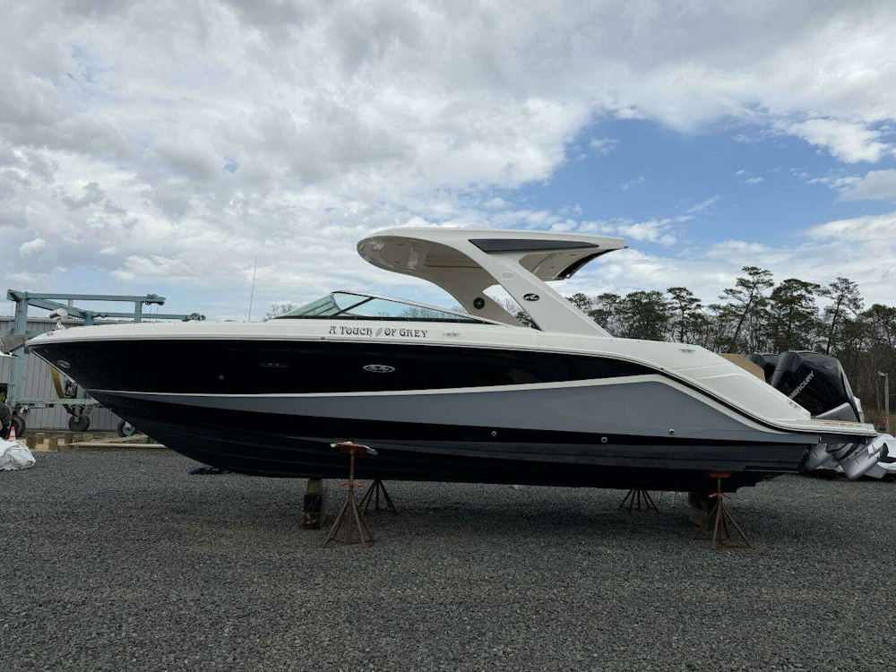 Sea Ray SLX 310 OB Yacht For Sale