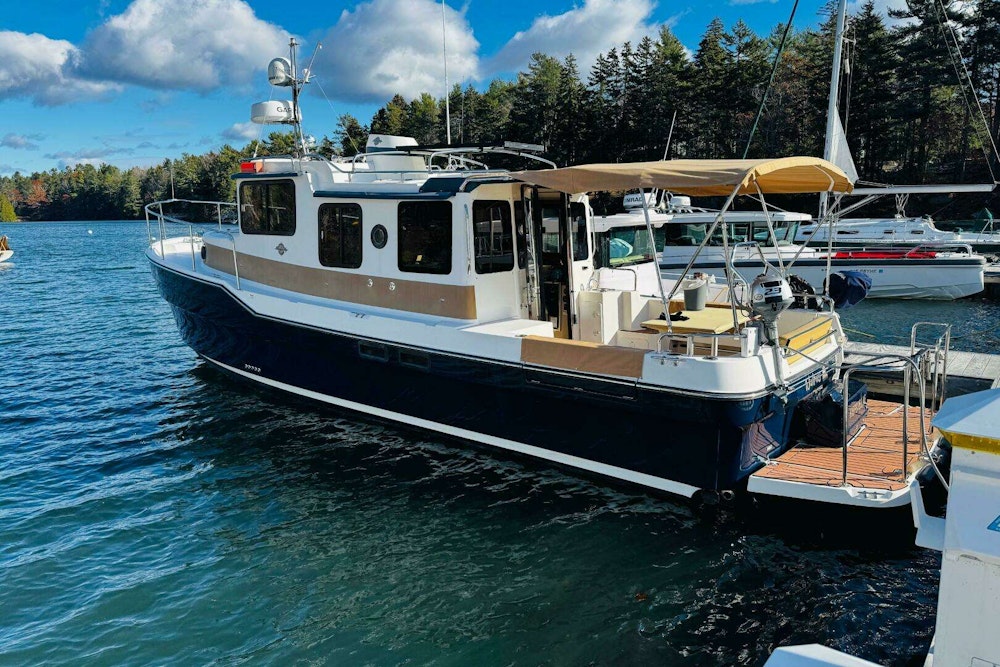 Ranger Tugs R-31 Yacht For Sale