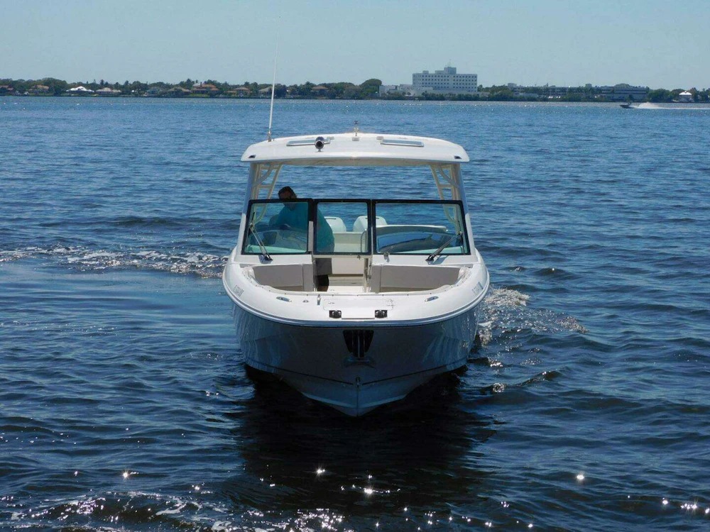 Pursuit 325 Dual Console Yacht For Sale