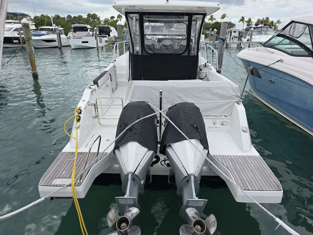 Jeanneau Leader 10.5 WA Series 2 Yacht For Sale